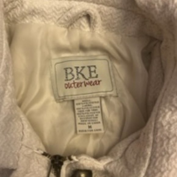 Women's BKE Cream and Tan Winter Jacket Size Medium with Detachable Hood - Picture 7 of 8
